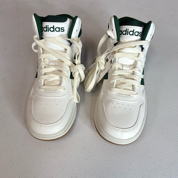 adidas Unisex-Child Hoops 3.0 Mid Top Sneaker Green/White Size 4 NWT No Box - Picture 3 of 9